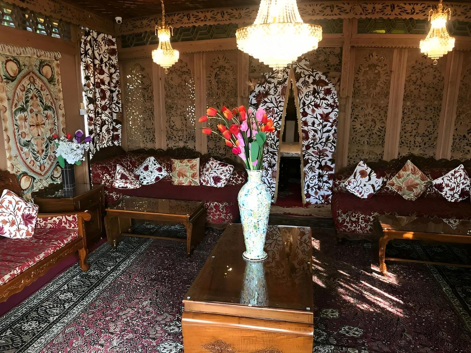 Hotel Heritage Amina Group Of Houseboats Srīnagar Zewnętrze zdjęcie