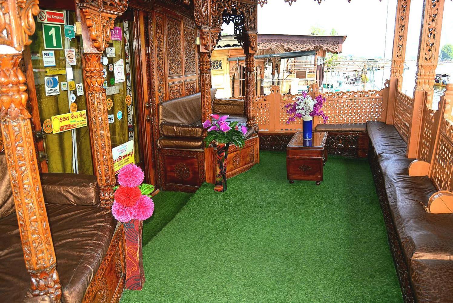 Hotel Heritage Amina Group Of Houseboats Srīnagar Zewnętrze zdjęcie