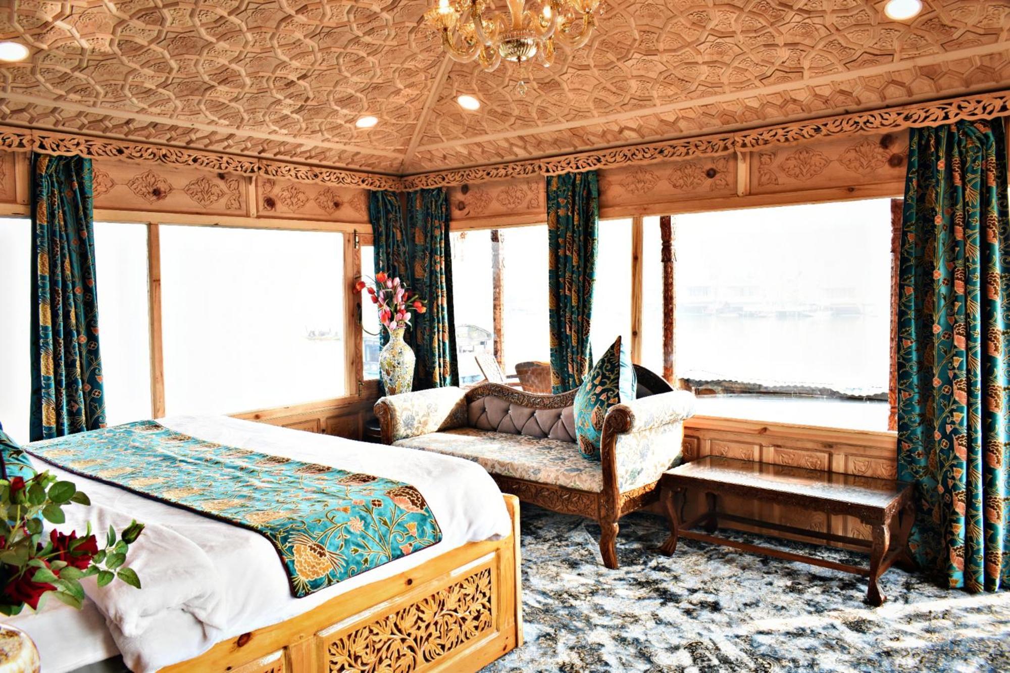 Hotel Heritage Amina Group Of Houseboats Srīnagar Zewnętrze zdjęcie